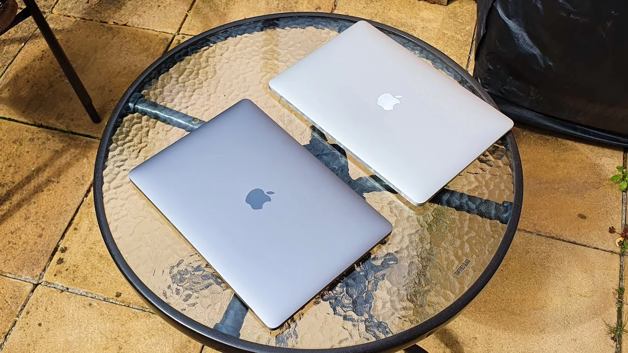 Apple MacBook Pro Silver vs Space Gray